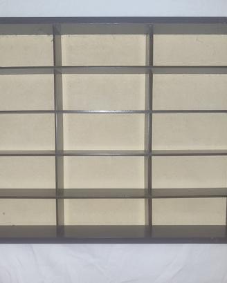 Bacheca per automodelli in scala 1/43.