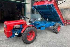 Trattore motoagricola