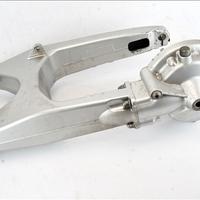 YAMAHA BT 1100 Bulldog 02 06 forcellone posteriore