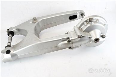 YAMAHA BT 1100 Bulldog 02 06 forcellone posteriore