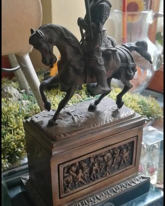 statua in bronzo 
