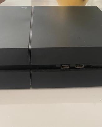 Playstation 4 da 500GB + due joystick+  giochi