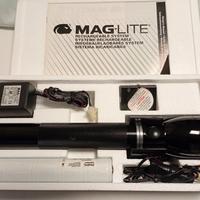 torcia MAG-LITE made in USA con sistema ricaricabi