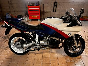 BMW r1100s
