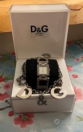 Orologio e collana vintage Dolce e gabbana.