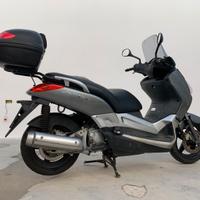 Yamaha X-MAX 250