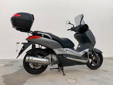 Yamaha X-MAX 250