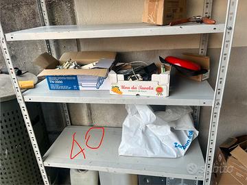 Scaffale in metallo per garage o magazzino