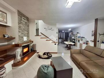 VILLA SINGOLA A CAORSO