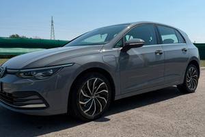 Volkswagen Golf VIII eHybrid DSG 204 CV
