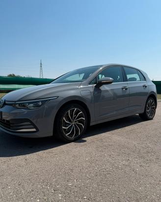Volkswagen Golf VIII eHybrid DSG 204 CV