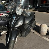 Beverly 300