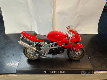 Modellino MAISTO SUZUKI TL 1000S