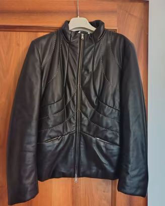 Giacca in pelle nera  di Zulian pelliccerie 