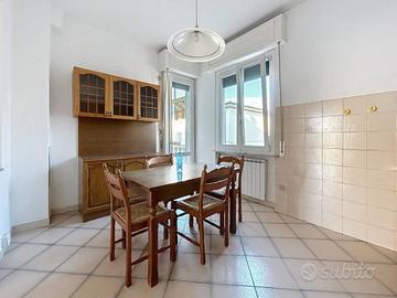 Appartamento di 100 m² con 4 locali e box auto a P