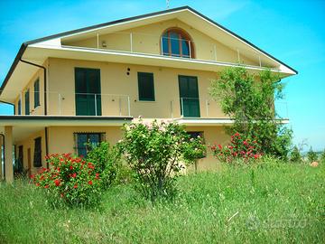 Villa in campagna vista mare