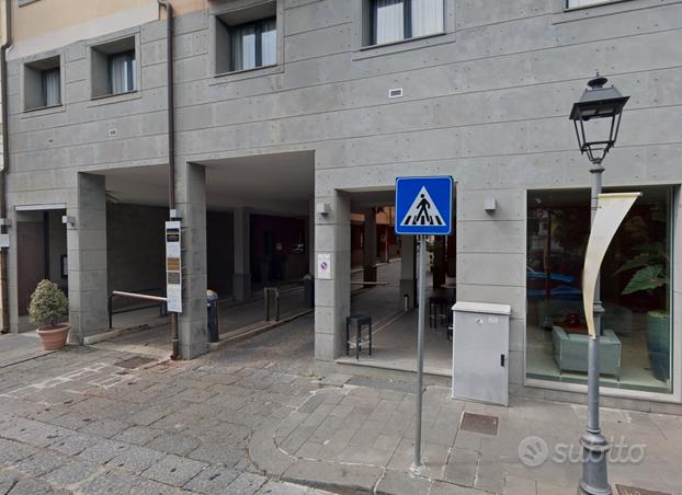 Piazza Vanvitelli uso ufficio con posto auto