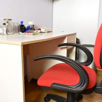 2 scrivanie + 2 sedie office