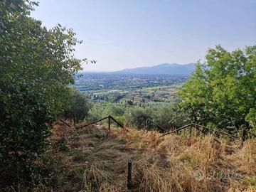 Rustico / Casale di 320 m² con più di 5 locali a L