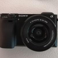 macchina fotografica  mirrorless Sony