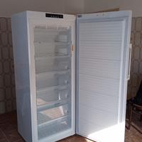 Congelatore verticale a cassetti Whirlpool