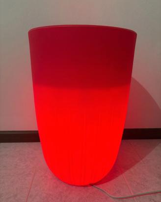 Vaso decorativo rosso con luce interna