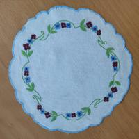 Centrini ricamati a mano - 21 cm