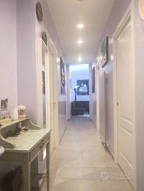 Appartamento di 125 m² con 5 locali e posto auto a