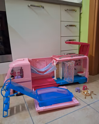 Camper dei Sogni di Barbie con tutti gli accessori