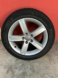 Kit cerchi in lega Audi e pneu Michelin invernali