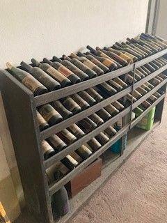 BOTTIGLIE DI VINO D'EPOCA DAL MONDO