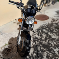 Vendo moto Suzuki