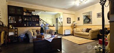 VILLA A SCHIERA A PALERMO