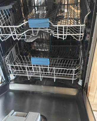 Lavastoviglie Beko B300 (60 cm) con frontale integ