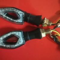 FRECCE LED SEQUENZIALI MOTO CLI7059 TRIANGOLARE UN