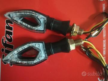 FRECCE LED SEQUENZIALI MOTO CLI7059 TRIANGOLARE UN