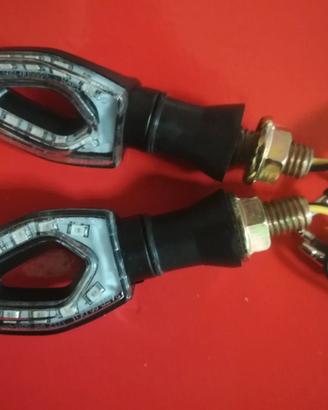 FRECCE LED SEQUENZIALI MOTO CLI7059 TRIANGOLARE UN