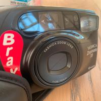Yashica brava zoomate 70 **MAI USATA**