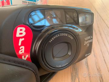 Yashica brava zoomate 70 **MAI USATA**