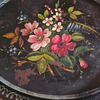 Guantiera decorata con fiori