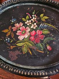 Guantiera decorata con fiori