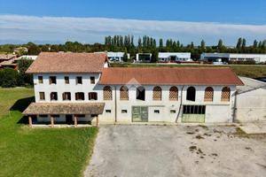 CASA INDIPENDENTE A CHIONS