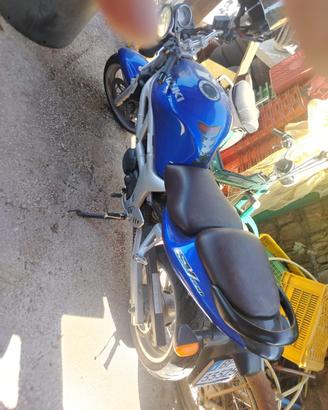 Suzuki SV650 – 2001 – 25.000 km – €1.500