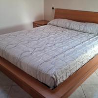 Letto matrimoniale contenitore e comodini