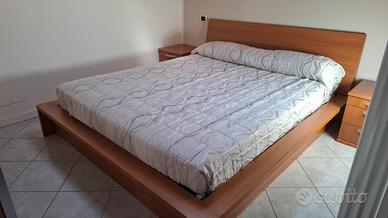 Letto matrimoniale contenitore e comodini