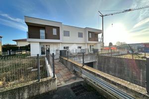 QUADRIFAMILIARE A VEDELAGO