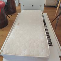 Letto singolo con matrazzo. usato