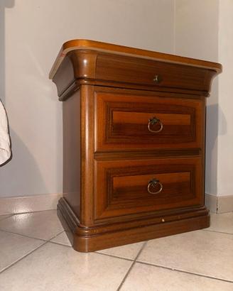 coppia di comodini in stile classico legno vero