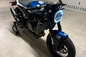 Husqvarna Vitpilen 701 blu bianca