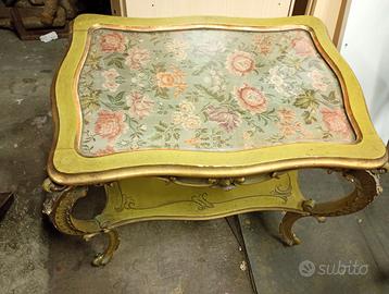 Tavolino antico in legno e vetro